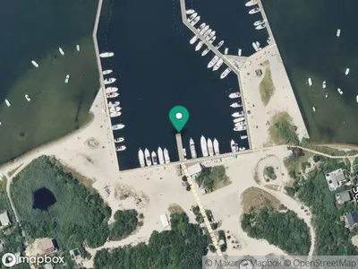 Mapbox static image showing location at 40.64294598720306, -73.17367808556548